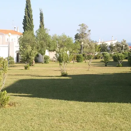 With 2 Bedrooms In Porches, With Pool Access And Furnished Garden -...