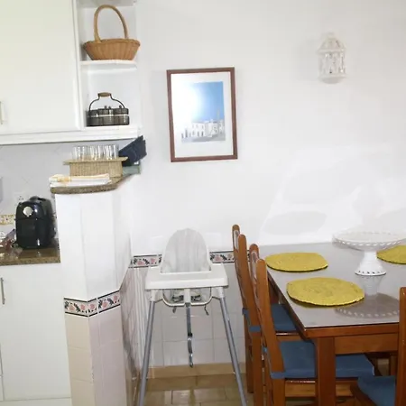 With 2 Bedrooms In Porches, With Pool Access And Furnished Garden -... Apartment